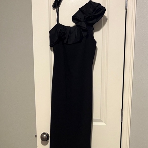 Jessica Howard One-Shoulder Gown Dress size 6 rosette black sleeveless ruffle - Picture 1 of 8